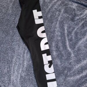 NEW NIKE LEGGINGS